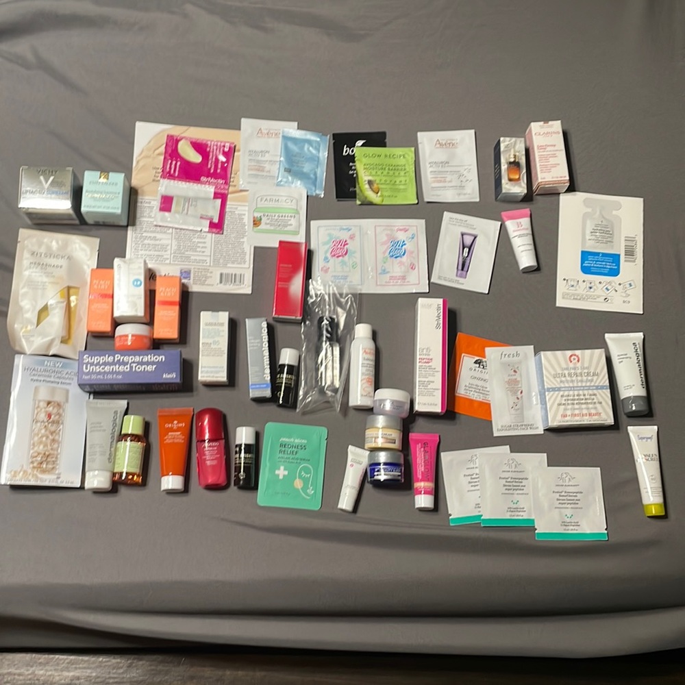 Big 30+ lot of new sample skincare. Drunk Elephant Dermalogica Estée Lauder +++